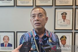 Pj Gubernur wujudkan Papua cerdas lewat Program CKGbagi anak sekolah