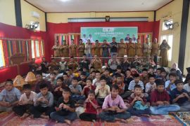 Baitul Mal Simeulue bersama Dompet Dhuafa Aceh gelar sunatan massal