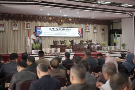 Sekda HSS sampaikan jawaban eksekutif raperda pajak dan retribusi daerah