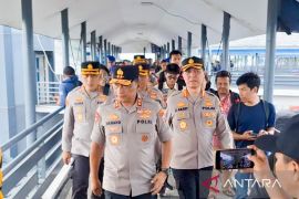 Polda Jatim terjunkan helikopter cari korban KMP Tunu di Selat Bali