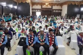 Akhir Perjalanan Suci: Jemaah Haji Solok disambut keluarga dan pejabat daerah