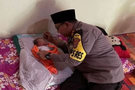 Polisi amankan ayah bayi yang dibuang di belakang Ponpes di Lamsel