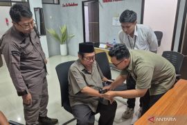 Mantan Bupati Lombok Tengah Suhaili dipasangi alat pengawas elektronik, Kini berstatus tahanan kota