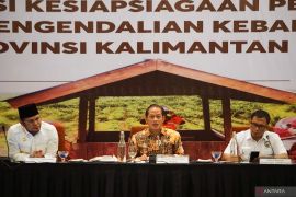 Menteri LH dorong konsolidasi perusahaan sawit tekan karhutla Kaltim