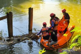 Pria paruh baya ditemukan tewas mengambang di Sungai Barabai HST
