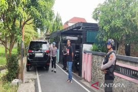 KPK geledah rumah Kadis PUPR Mandailing Natal