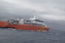 Basarnas Bali lanjutkan pencarian korban KMP Tunu Pratama