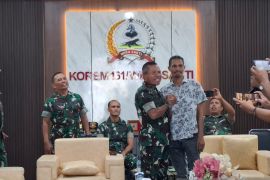 Seorang wartawan media lokal di NTT sampaikan permohonan maaf ke Danrem 161/WS
