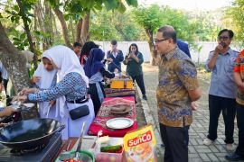 Kadindik Jatim resmikan program SFC di SMAN 3 Bojonegoro