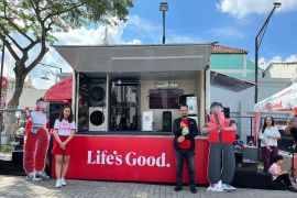LG Life's Good Truck kampanyekan produk premium di Surabaya