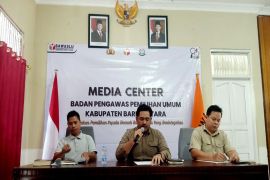 Bawaslu Barut hentikan penanganan laporan dugaan politik uang