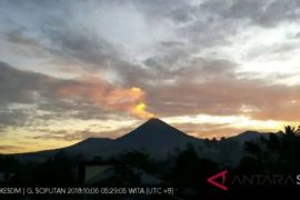 Badan Geologi: Masyarakat waspadai potensi banjir lahar Gunung Soputan