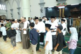 Ribuan anak yatim di Lombok Tengah dapat santunan