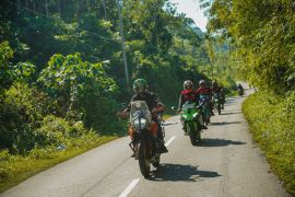 Motul sambangi NTT, eksplorasi wisata hingga beri dukungan pendidikan