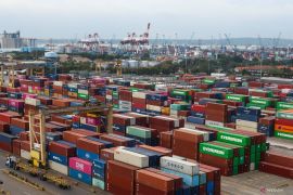 Kenaikan arus petikemas internasional di Terminal Petikemas Surabaya