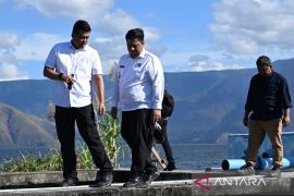 Gubernur Sumut tingkatkan  kualitas air bersih Tirtanadi Cabang Samosir