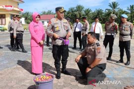 14 Personel Polres Palas naik pangkat