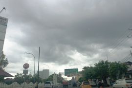 BMKG prakirakan Surabaya hujan ringan pada Minggu
