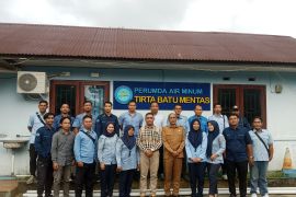 Badia legowo diberhentikan sebagai direktur Perumdam Tirta Batu Mentas Belitung