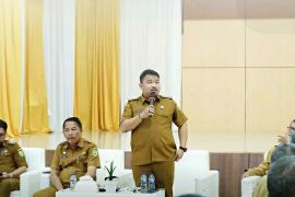 Pemkab Subang tingkatkan personel di titik penyekatan kendaraan besar