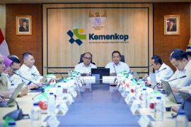 Menkeu dan Wamen BUMN diskusikan strategi pembiayaan Kopdes Merah Putih