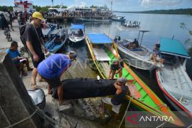 Mentawai perketat pengawasan pariwisata surfing Page 4 Small