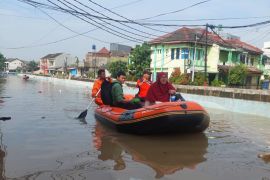 Hujan deras, banjir hingga longsor landa Tangerang Selatan
