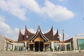 DPRD Dharmasraya anggarkan Rp1,4 miliar untuk mobil dinas baru pimpinan