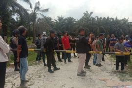 Masyarakat Apresiasi Polri Bantu Bongkar Pemblokiran Jalan Desa Pangkalan Baru