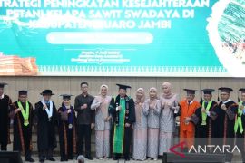 Bupati Muaro Jambi raih gelar Doktor Ilmu Pertanian