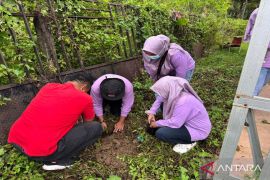 Puskesmas di Gorontalo Utara ajak warga hidup sehat dengan tanam pohon