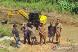 Sahuti aspirasi petani, Bupati Palas bantu perbaikan kerusakan jaringan irigasi Bendungan Balakka Sitokkon