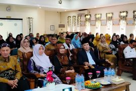 Singkawang menggelar seminar pemberdayaan pendidikan metode AI