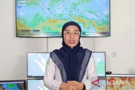 BMKG imbau waspadai hujan petir  dan angin kencang di Sumatera Utara