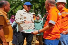 Bupati Tanah Laut tinjau rencana desa terpadu di Kintap