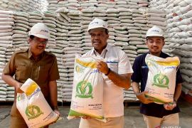 Bulog siapkan 850,5 ton beras bantuan bagi 42 ribu warga Batam dan Karimun