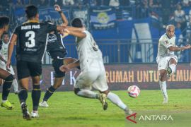Persib Bandung ditahan imbang Dewa United
