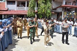 Gubernur ajak siswa SMAN 1 Muara Teweh siap hadapi pembelajaran hybrid