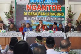 Pemkab Jepara kebut perbaikan 350 kilometer jalan rusak