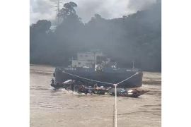 Tiga penumpang taksi motor terbalik di Sungai Barito masih ditelusuri