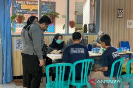 Pegawai dan warga binaan Rutan Temanggung jalani tes urine