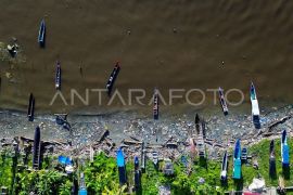 Sampah di pantai Muara Siberut Mentawai Page 3 Small