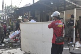 Satpol PP Surabaya kembalikan fungsi aset lewat penertiban bangunan
