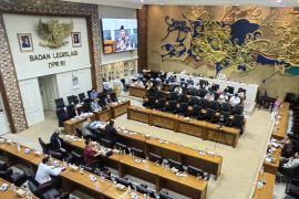 Baleg DPR  rapat bahas RUU BPIP untuk tampung masukan dari pakar