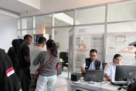 Kantor Pos catat 4.800 pekerja dari 22.299 penerima di Kota Ambon sudah terima BSU