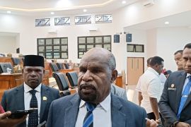 Pemkab imbau masyarakat Jayapura kibarkan Merah Putih sejak 1 Agustus