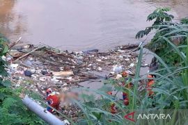 Polisi identifikasi mayat tanpa kepala di Kali Ciliwung Pancoran