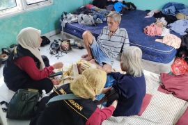 Dinkes Tangerang cek kesehatan warga pascabanjir