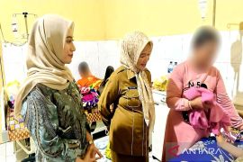 Komisi III DPRD Gorontalo Utara kunjungi anak korban kekerasan seksual