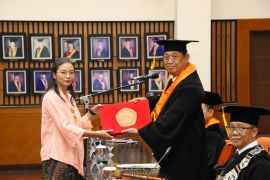 Emy Nurmayanti raih gelar Doktor dari Fisip UI
